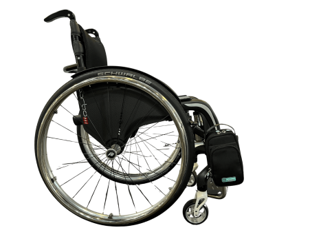 Fauteuil-roulant-de-cote-avec-le-Wheebag®-2.png